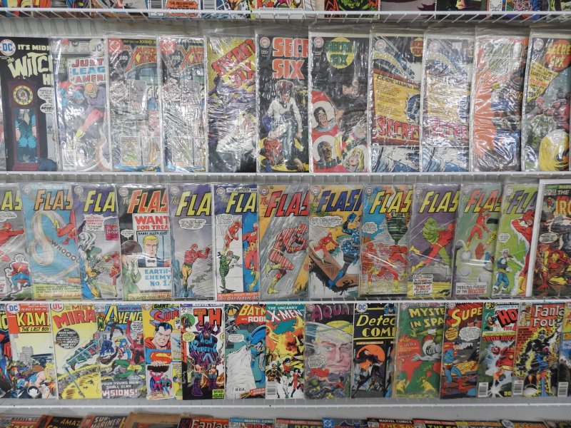 Huge Lot 140+ Silver/Bronze Comics W/ Flash, Daredevil, Superman, +More See desc