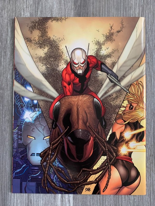 2008 Marvel Comics THE NEW AVENGERS POSTER BOOK Magazine VF+ 8.5 Joe Quesada