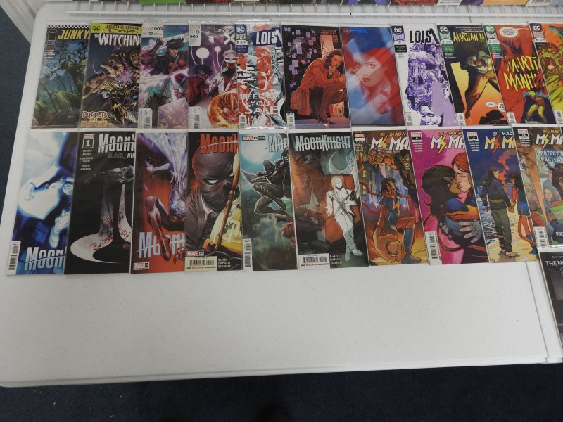 Huge Lot 140+ Comics W/ Captain Marvel, Moon Knight, Ms. Marvel, +More! Avg VF-