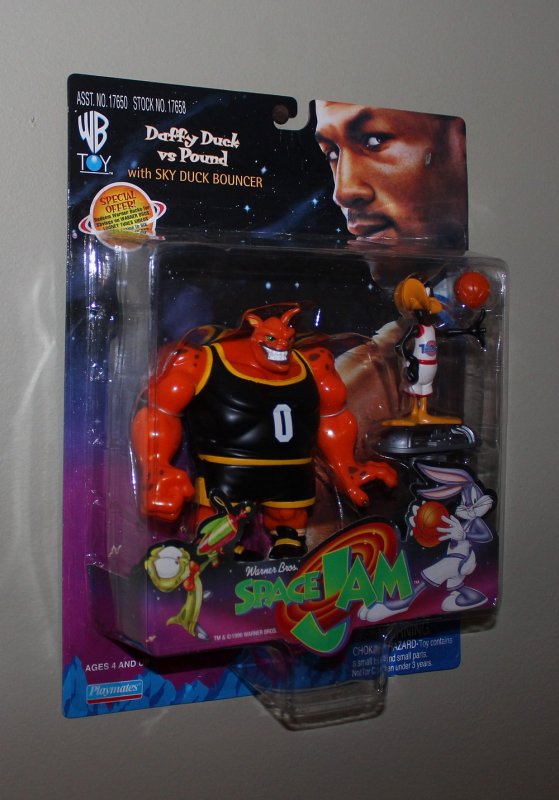 Michael Jordan Space Jam: Daffy Duck & Pound Figure MOC  1996