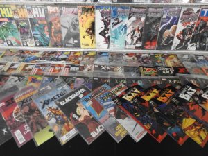 Huge Lot 190+ Comics W/ X-Men, Hulk, Hawkeye and Mockingbird+ Avg VF Condition!!