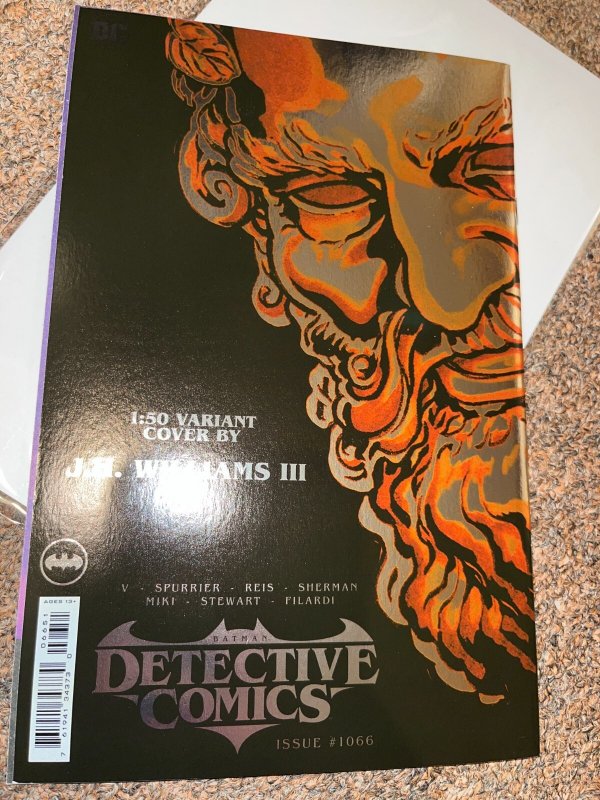 Detective Comics 1066, 1:50 Williams Foil Variant, NM- Condition, Batman