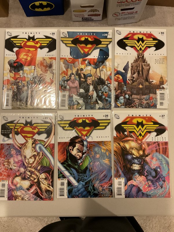 Trinity Complete Set 1-52  2008-09  Busiek!  Bagley!  All Triptych Covers!