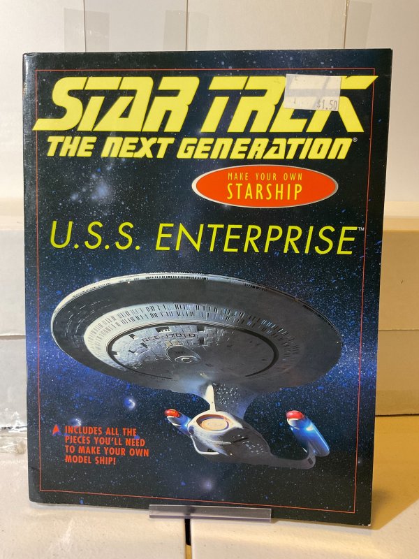 Star Trek: TNG Make Your Own Starship USS Enterprise (magazine sized kit) 1996