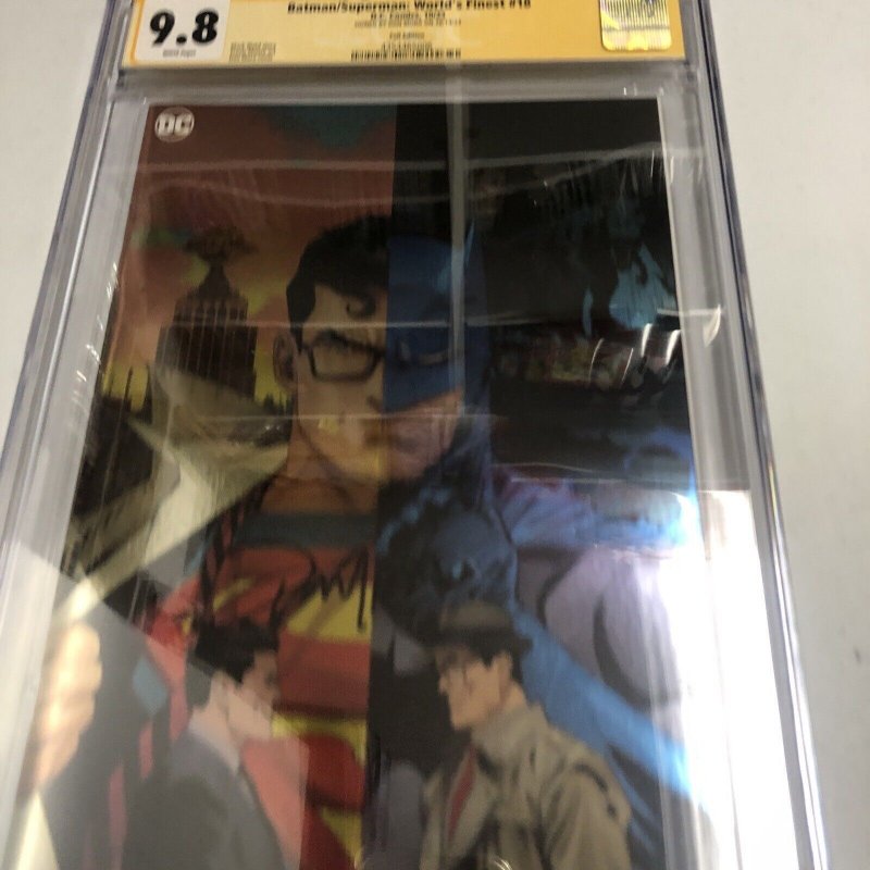 Batman / Superman:World's Finest(2023) #18 (CGC 9.8)Signed Dan Mora Foil Edition