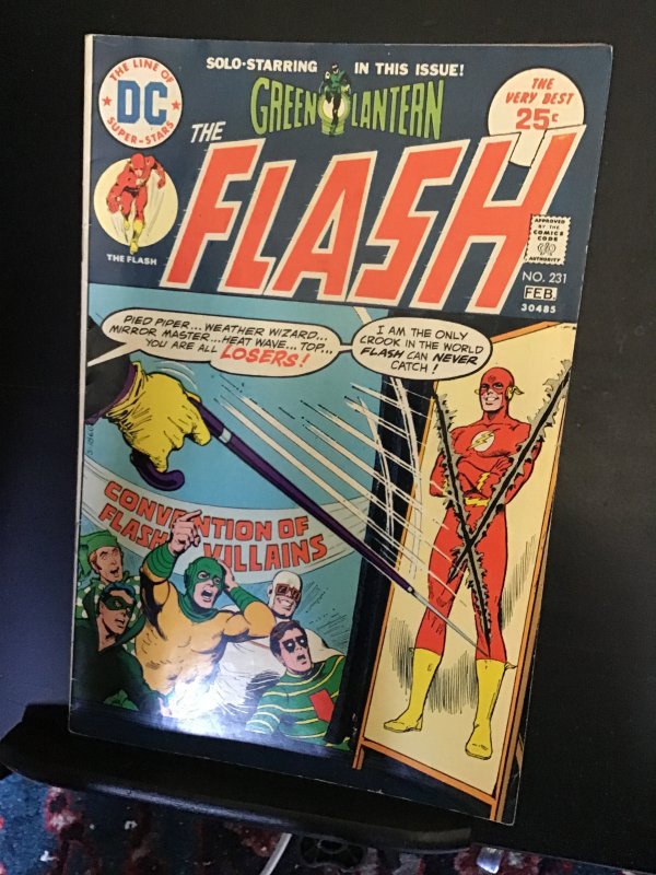 The Flash #231 (1975) mid high grade rogues gallery! Green Lantern story! FN/VF