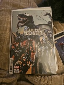 DEATH OF THE VENOMVERSE #4 - 1:10 INCENTIVE - CONNECTING VARIANT NM