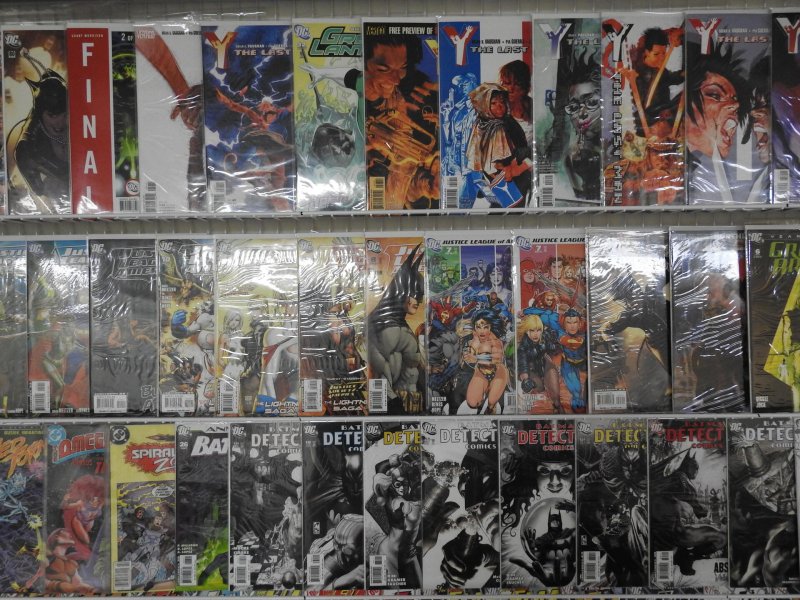 Huge Lot of 170 Comics W/ Batman, The Flash, Robin Avg VF- Condition!