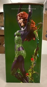 DC Comics Cover Girls Poison Ivy Statue