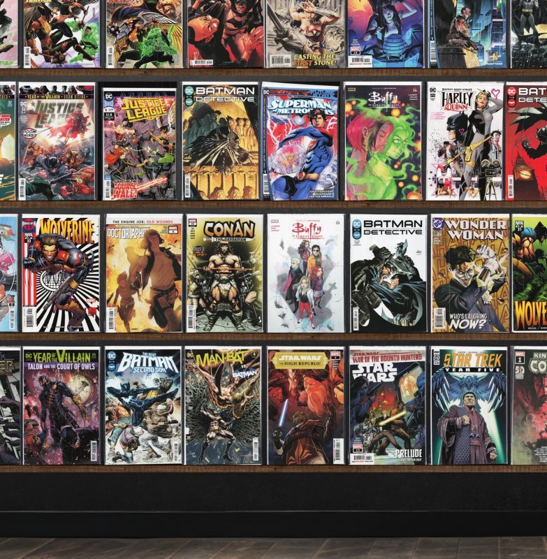 Huge Lot 150+ Comics with Justice League, Wolverine, Man Bat, Star Wars & More!