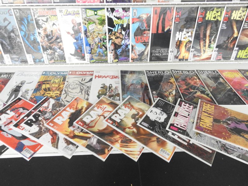 Huge Lot 140+ Comics W/ Catwoman, Runaways, Witcher, +More Avg VF+ Condition!