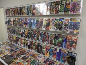 Huge Lot 150+ Comics W/ Batman, Superman, Green Lantern, +More AVG VF-