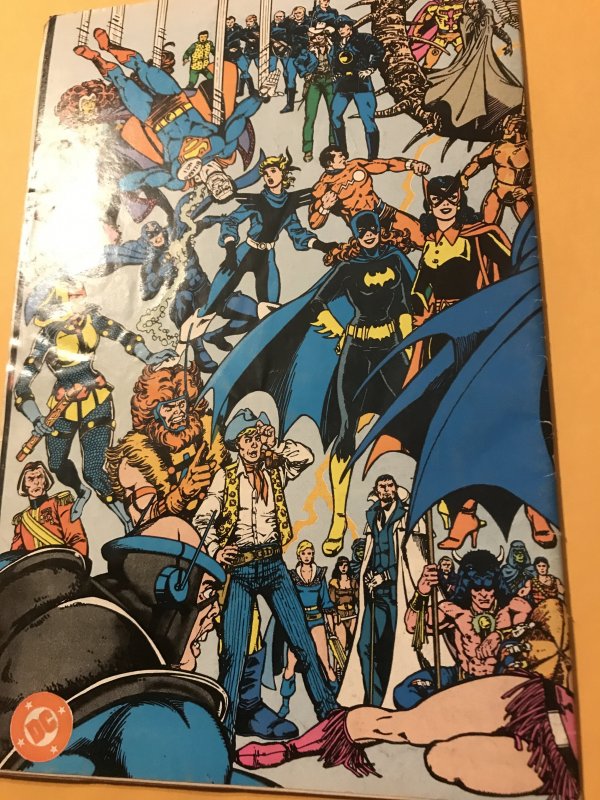 DEFINITIVE DIRECTORY OF DC UNIVERSE 2 : 4/85 VG+; Who’s Who Batman Blackhawk