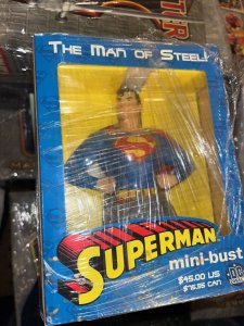 DC Direct Superman the Man of Steel JLA Mini Bust, 2003