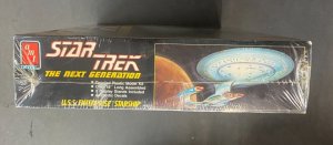 Star Trek The Next Generation U.S.S. Enterprise Starship Model Kit AMT Sealed