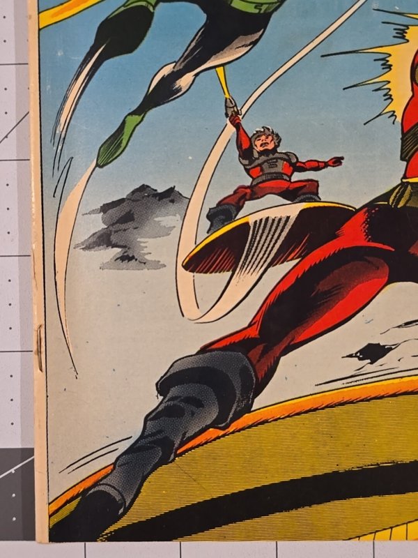 Marvel Comics Captain Marvel #9 January 1969 Between Hammer and Anvil