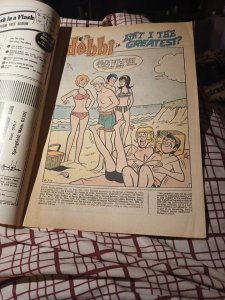 Date with Debbi #11 September 1970 DC Comics Bronze Age Good Girl Art Cover Book