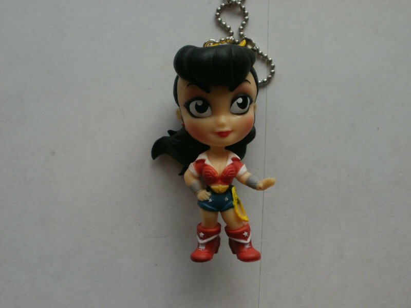 NEW Loose DC Bombshell Comic Character Keychain Hanger - WONDER WOMAN with Lasso