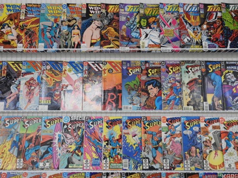 Huge Lot 200+ Comics W/ Flash, Wonder Woman, Superman+ Avg VF- Condition!!