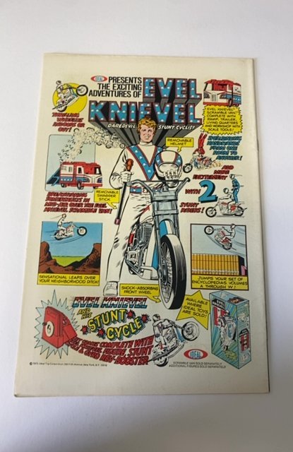 Chamber of Chills #8 (1974) VF Condition