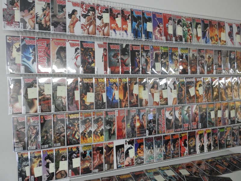 Huge Lot 130+ All Vampirella Comics!!! Avg VF/NM Condition!