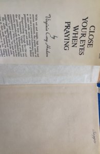 Closure your eyes when praying, Hudson, 1968