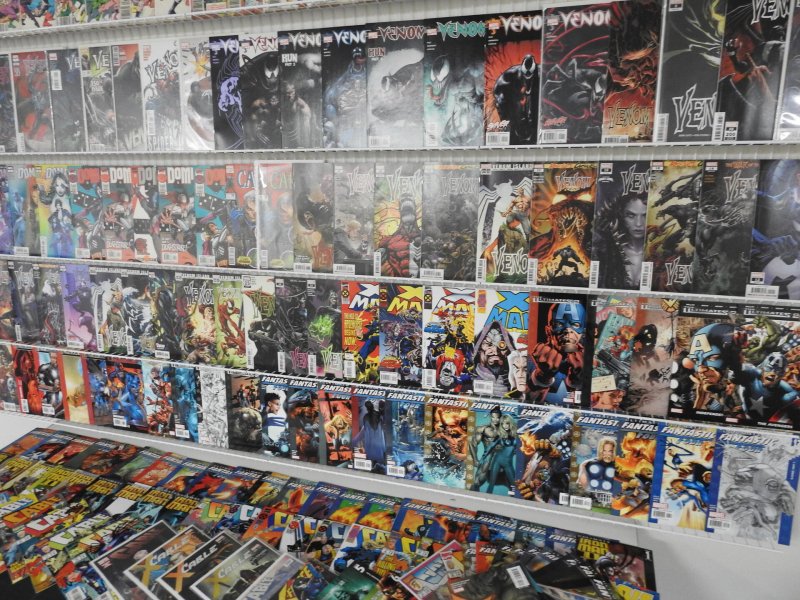 Huge Lot 200+ Comics W/ Venom, FF, Iron Man, Cable+ Avg VF Condition!