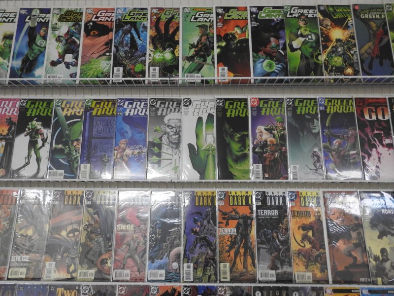 Huge Lot 130+ Comics W, Green Lantern, Batman, Green Arrow+ Avg VF-NM Condition!