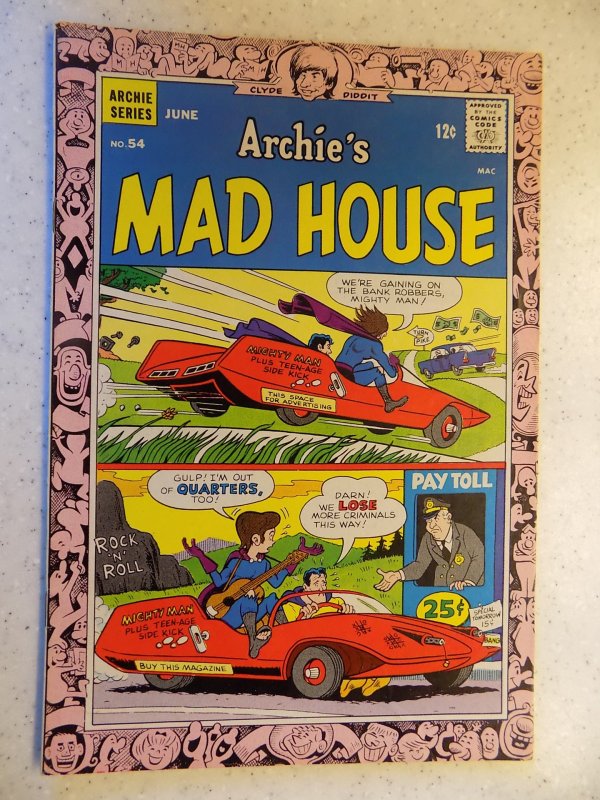 ARCHIE'S MAD HOUSE # 54 ARCHIE JUGHEAD VERONICA BETTY RIVERDALE