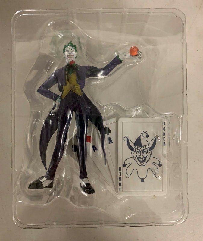 DC Batman Wave 1 Batman Catwoman Joker Two-Face Statue Kia Asamiya 