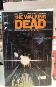 The Walking Dead Deluxe #25 Cover C (2021)