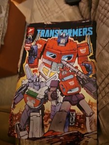 TRANSFORMERS #4 CVR A DANIEL WARREN JOHNSON & MIKE SPICER NM