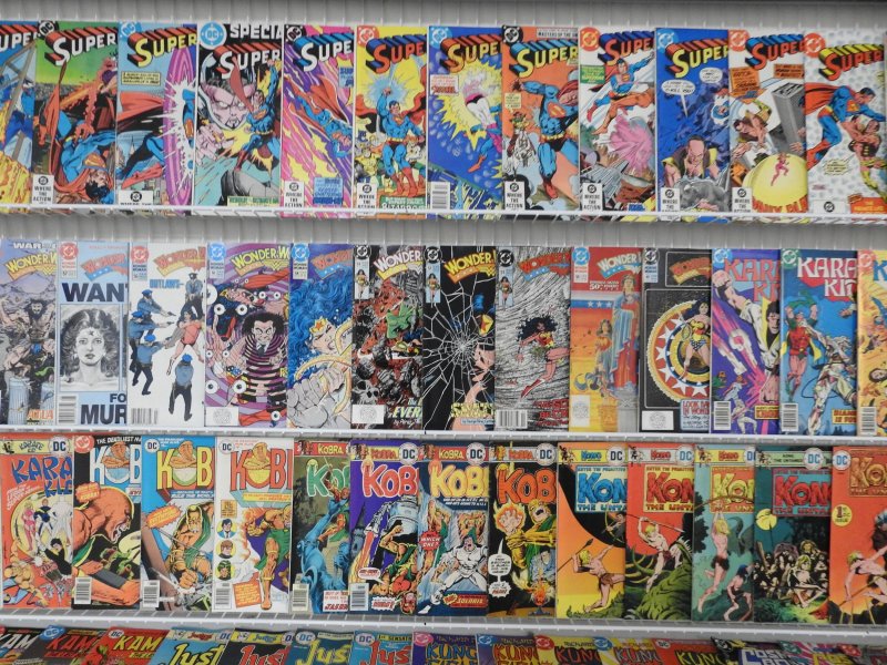 Huge Lot 200+ Comics W/ Flash, Wonder Woman, Superman+ Avg VF- Condition!!