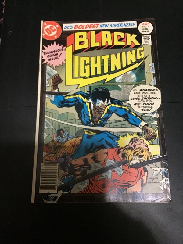 Black Lightning #1 (1977) 1st issue Black Super Hero! VF/NM C’ville CERT Wow