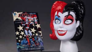 Harley Quinn Book And Mask Set 2016 - DC