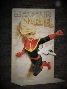 Loot Crate Exclusive CAPTAIN MARVEL 3D COMIC STANDEE (Loot Crate Original)! 