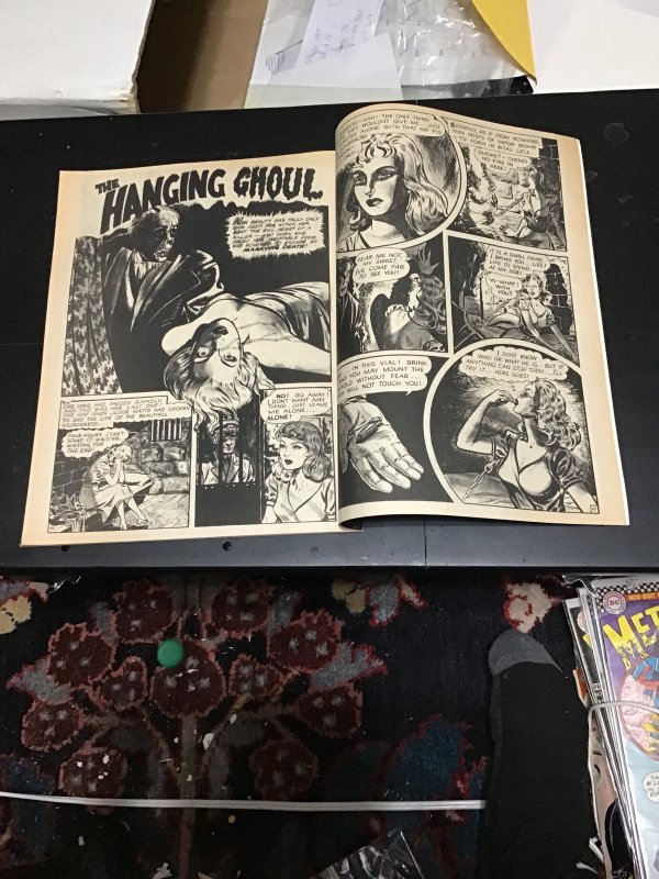 Weird #5.02 (1971) Extreme horror cover! Decapitation! Mid-High-Grade! FN/VF Wow