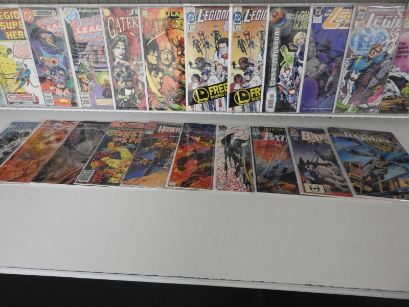 Huge Lot 120+ Comics W/ Batman, Justice League, Ghosts+ Avg Fine+ Condition!!