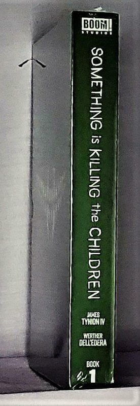 SOMETHING IS KILLING THE CHILDREN Deluxe Edition Slipcase Hardcover (Boom 2021)