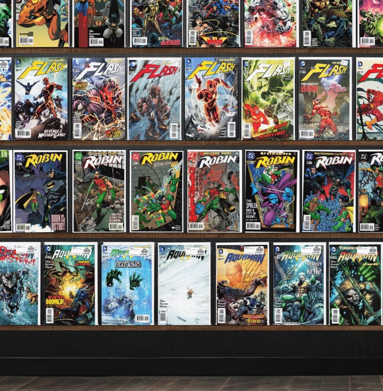 Huge Lot 140+ Comics with Robin, The Flash, Deathstroke, Aquaman & More!