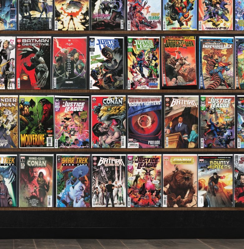 Huge Lot 150+ Comics with Justice League, Wolverine, Man Bat, Star Wars & More!
