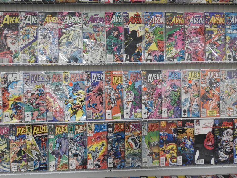 Huge Lot of 180+ Comics W/ Captain America, Avengers +More! Avg VF Condition