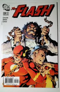 The Flash #229 (2006) DC Comic Book J758