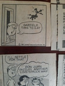 40X Garfield News Paper Comic Strip 1981 lot 7 x 2.5 Vintage  good used shape 