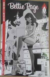 BETTIE PAGE #6, NM, Scott Chantler , Variant, 2017, Betty, more in store, D