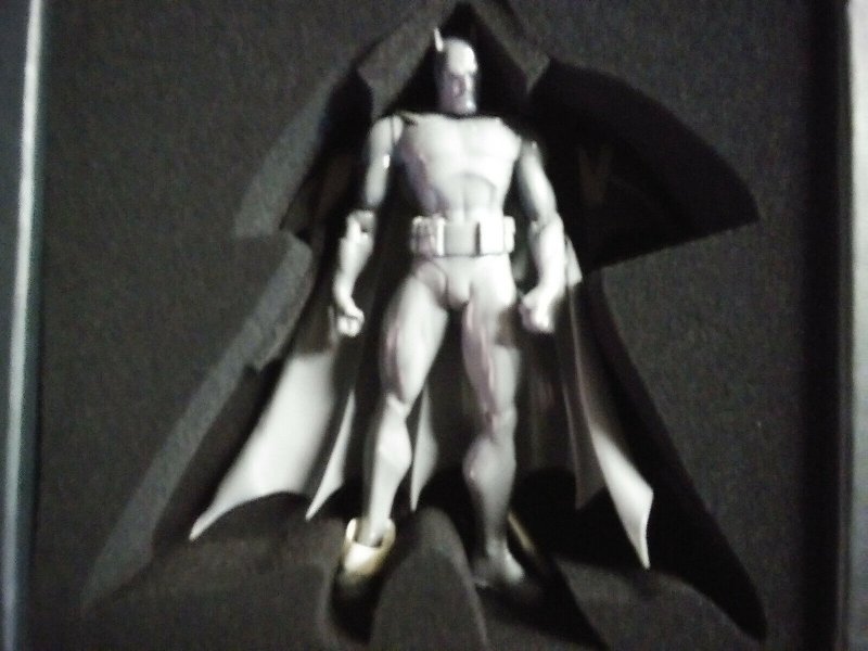 BATMAN ARTIST SIGNATURE SERIES FIGURE EXC. EDITION:HUSH BY JIM LEE SIGNED MINT