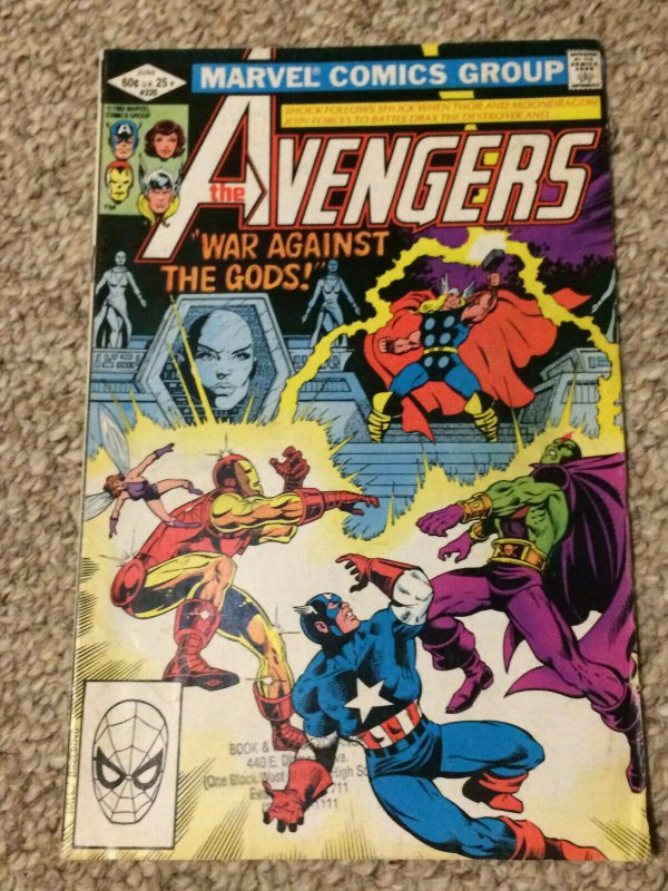 Avengers #220 War Against the Gods Marvel Thor Moondragon Battle Drax FN 1982