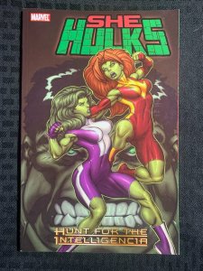 2011 SHE HULKS Hunt For the Intelligencia TPB SC VF+ 8.5 1st Marvel Comics