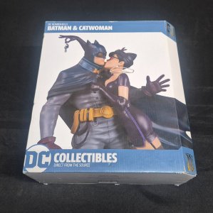 DC Collectibles DC Bombshells Batman & Catwoman Statue 1373/5000