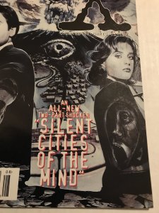 THE X-FILES #8 : Topps 8/95 VF/NM; Newsstand Variant, Fox & SCULLY photo cover